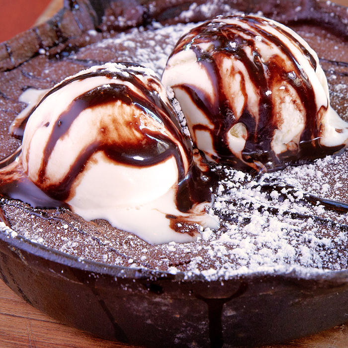 skillet chocolate lava cake desert